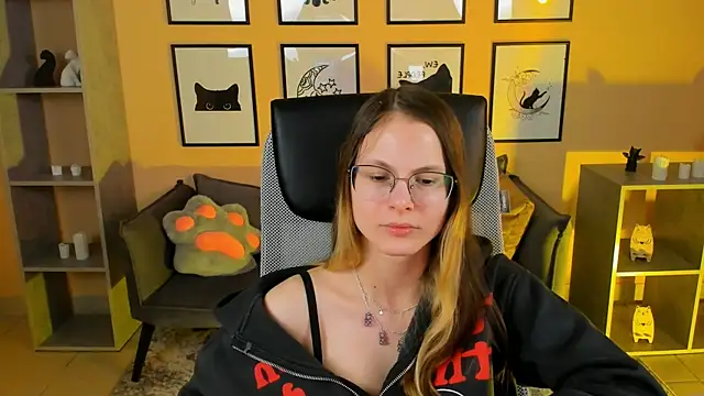 Carrie Rose online show from November 15, 3:07 am