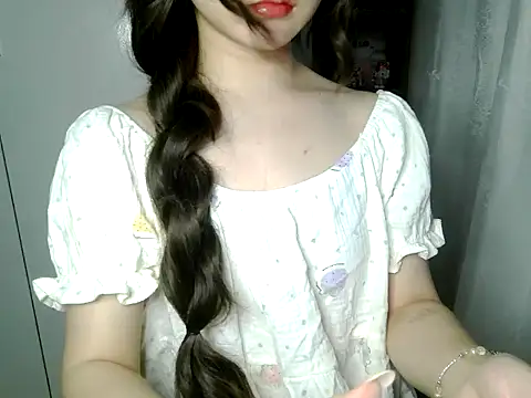 Annabelle-e online show from May 20, 7:11 pm