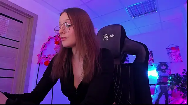 JenniferKiim online show from March 28, 11:43 am