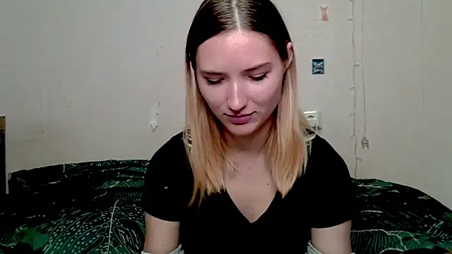  kikiclark   online show from October 12, 9:06 pm