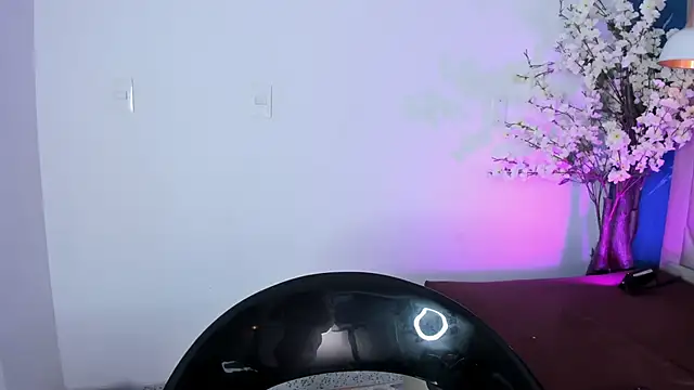 IsabelaSantorini online show from November 7, 8:14 pm