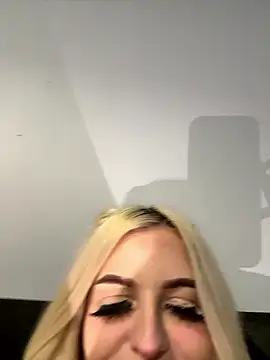 Steffi Snowbunny online show from January 14, 9:31 pm