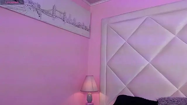 Miaa Smithh   online show from March 13, 11:44 am