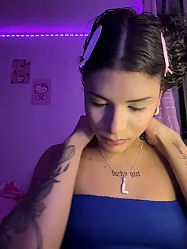 luluzinhax online show from April 5, 4:33 am