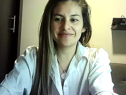 Valery  Rouse  online show from April 30, 1:55 am