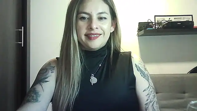Valery  Rouse  online show from May 3, 5:11 am
