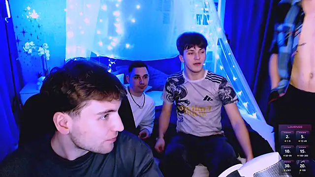 travis wolf  online show from December 3, 11:07 pm