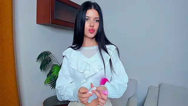 JoCauterucci online show from October 11, 7:02 am