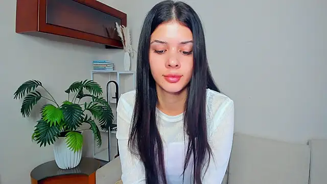 JoCauterucci online show from October 14, 7:00 am