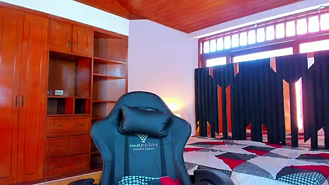Sofyy Lover online show from September 17, 1:09 pm