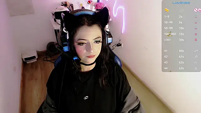 Lunyhose online show from March 10, 8:57 pm