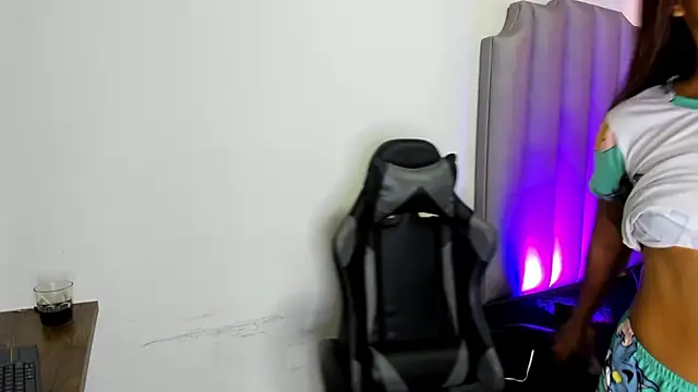 Miaa Rosse online show from October 19, 12:40 pm