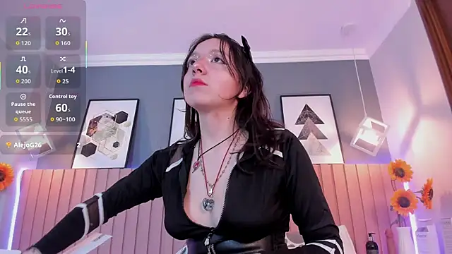 Nina Ford online show from February 28, 3:39 am