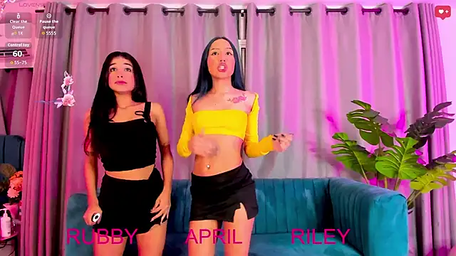 Evil Giirls online show from October 8, 1:43 am