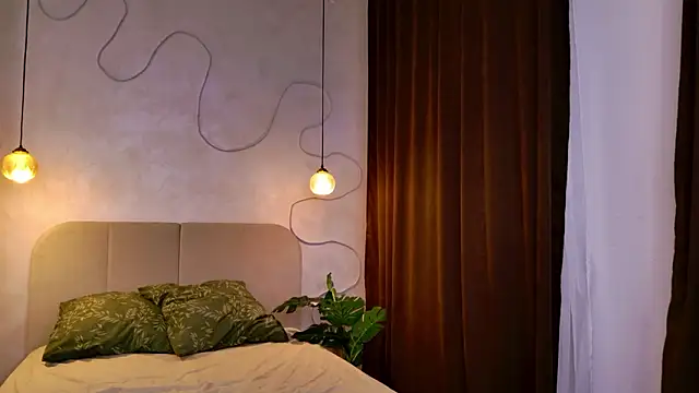 Lina Glow online show from February 4, 6:49 am