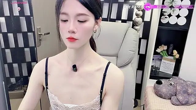 Yueyue-MM online show from May 18, 4:07 am