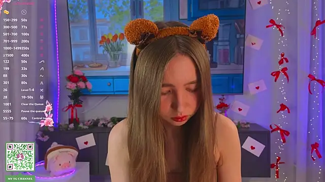 ElfredaTupy online show from February 28, 9:58 pm