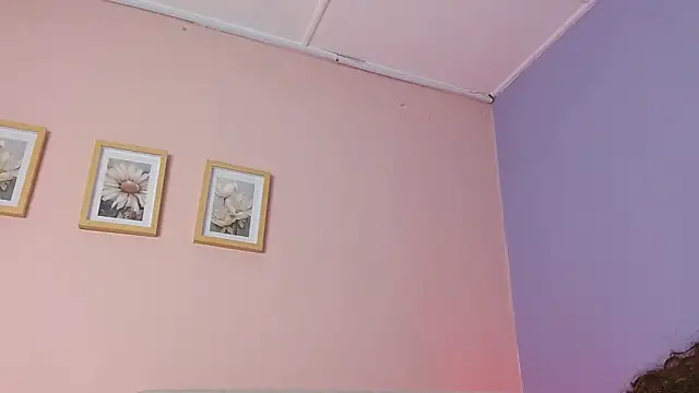 lourdes moon22 online show from October 8, 1:26 pm