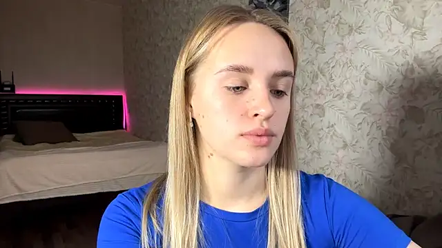 ElisabetLorney online show from November 18, 8:15 am