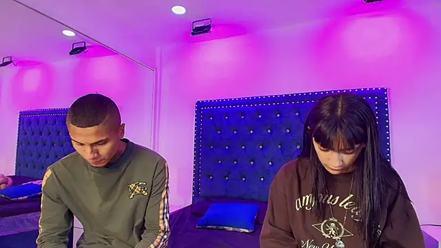 Damian and roxanne online show from April 29, 12:52 pm