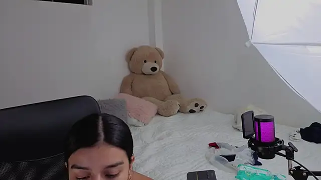 valerihouse online show from January 14, 1:43 am