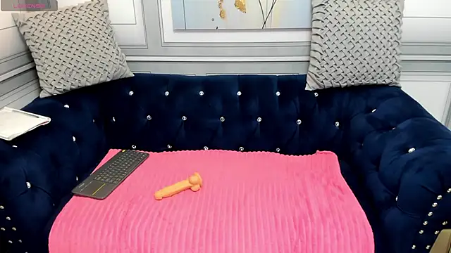 Scarleth horny online show from October 7, 9:30 pm