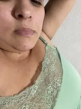 bruna438 online show from December 1, 11:18 pm