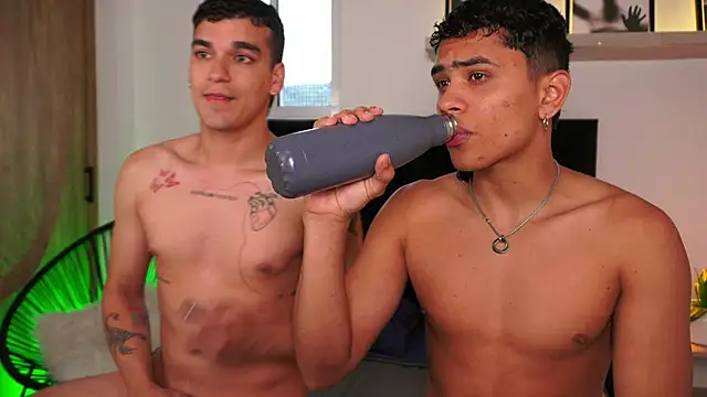 EROS AND ALAN online show from June 7, 9:32 pm