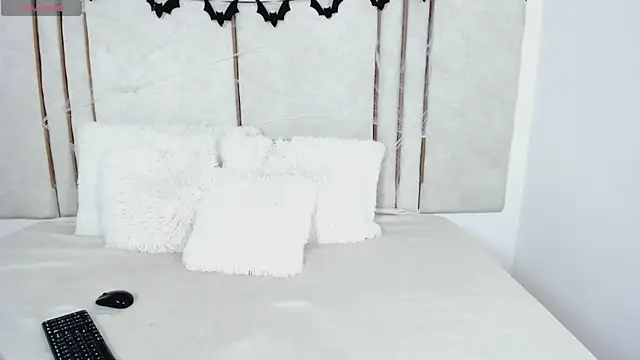 Lilith dry online show from October 23, 2:12 pm