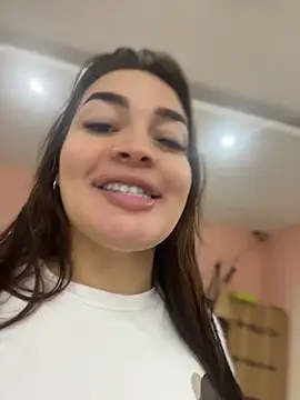 sarahreyess 11 online show from April 8, 10:28 am