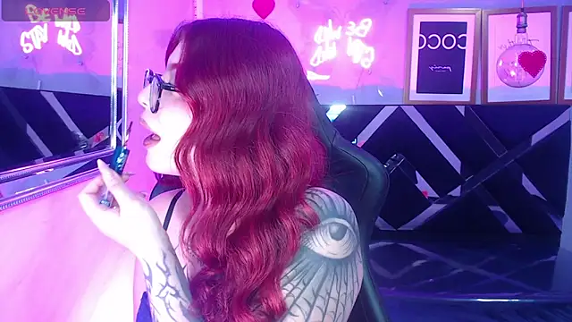 Red Bunny v online show from May 13, 1:06 pm