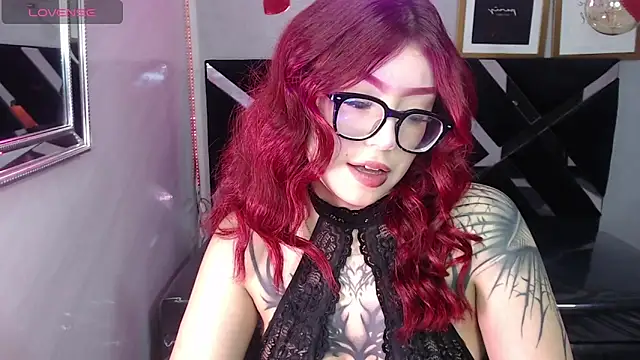 Red Bunny v online show from May 7, 1:37 pm
