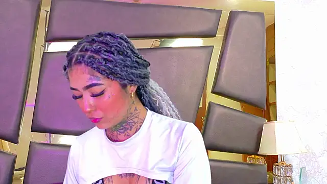 EmilieLake online show from February 2, 7:35 pm