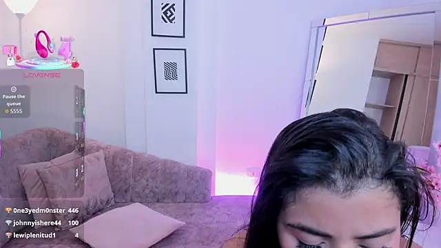 issi loren online show from October 11, 9:17 pm