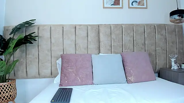 Karina Harris online show from September 20, 6:39 pm