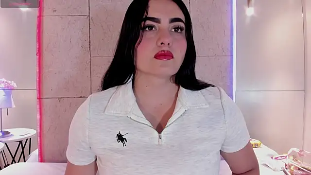sofiiacarson online show from May 7, 7:39 pm