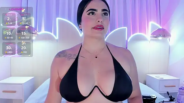 sofiiacarson online show from May 10, 8:00 pm