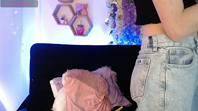 AuroraHans1 online show from May 22, 1:58 am