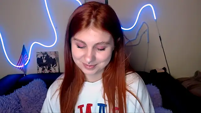 Snapshot of NaughtySandy11 chatting on October 4, 12:33 pm NaughtySandy11 online show from October 4, 12:33 pm