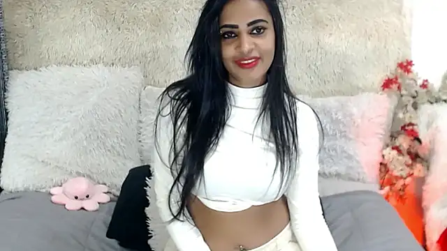 indianchic89 online show from May 16, 11:26 pm