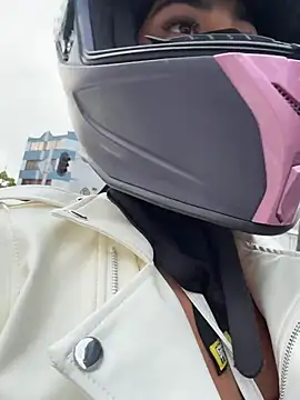 AlannaEvons online show from February 14, 9:39 pm