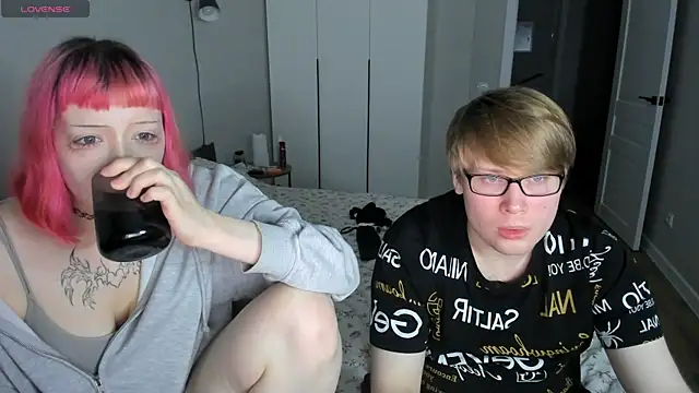 Couple Molly online show from October 13, 5:37 pm
