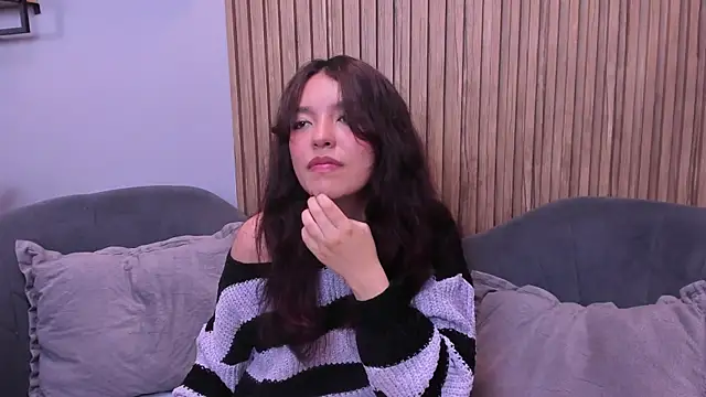 Elliecute online show from September 23, 2:37 pm