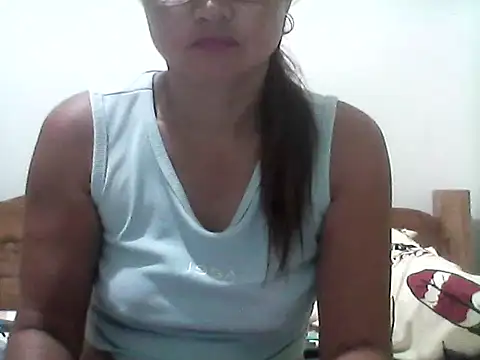 nathalie0045 online show from May 22, 9:13 pm