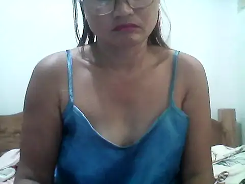 nathalie0045 online show from May 8, 11:17 pm