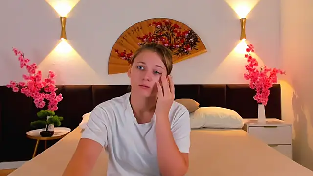 KimberlyPierceLove online show from September 22, 2:59 pm