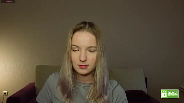 HongTomczak online show from April 8, 8:38 am