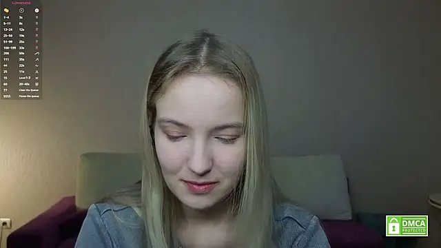 HongTomczak online show from May 26, 7:51 am