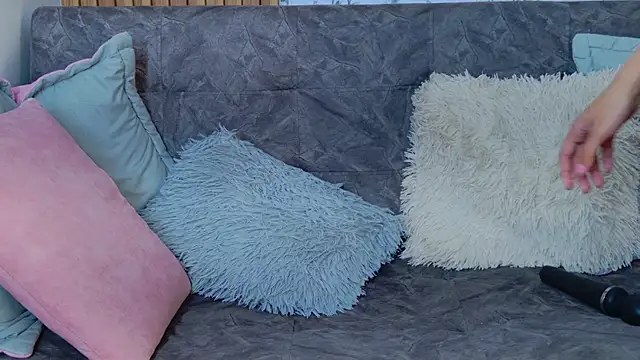 alielle online show from October 4, 1:44 am