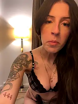 Snapshot of lisapeperoni chatting on September 25, 6:17 pm lisapeperoni online show from September 25, 6:17 pm